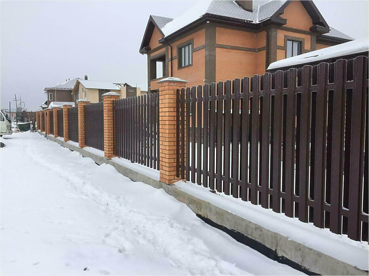 Забор из штакетника 95м фото1 в Светлограде