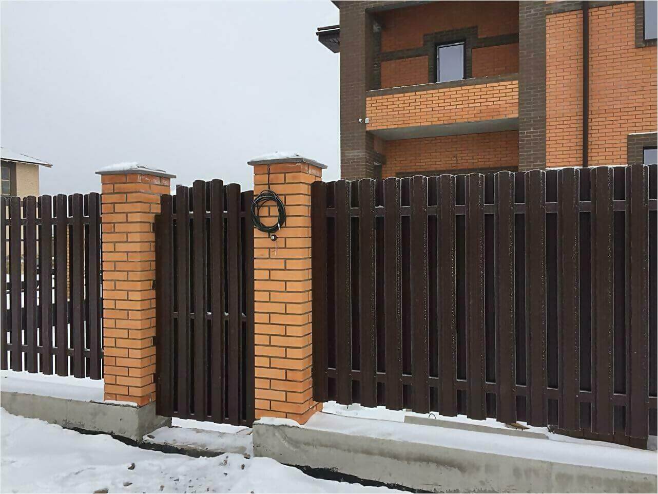 Забор из штакетника 95м фото2 в Светлограде
