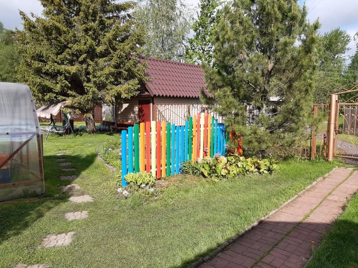 забор из разноцветного штакетника односторонний фото2 в Светлограде