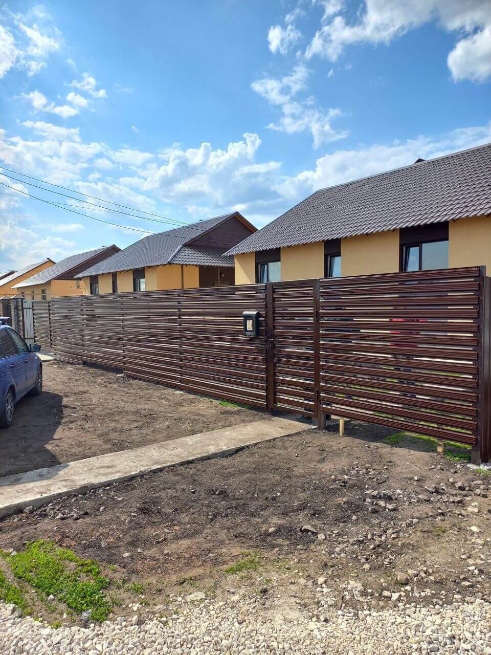 Забор-ранчо из широкого штакетника 24м RAL8017/8017 Шоколад двусторонний в Светлограде