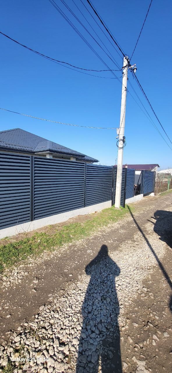 Забор из ламелей еврожалюзи 30м RAL7024/7024 Серый Графит двусторонний фото 1 в Светлограде